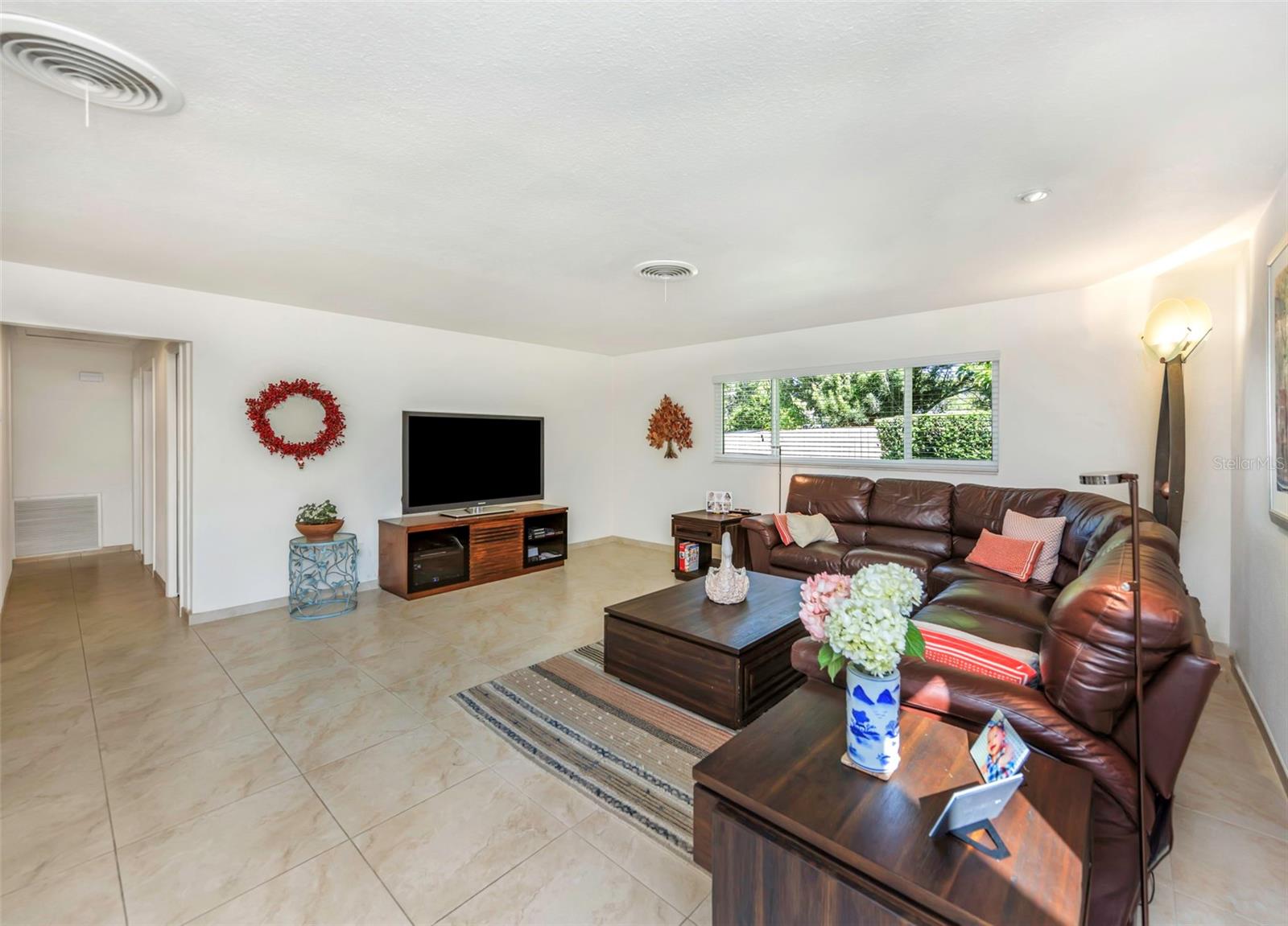 Image 11 of 75 For 6613 Flamingo Way S