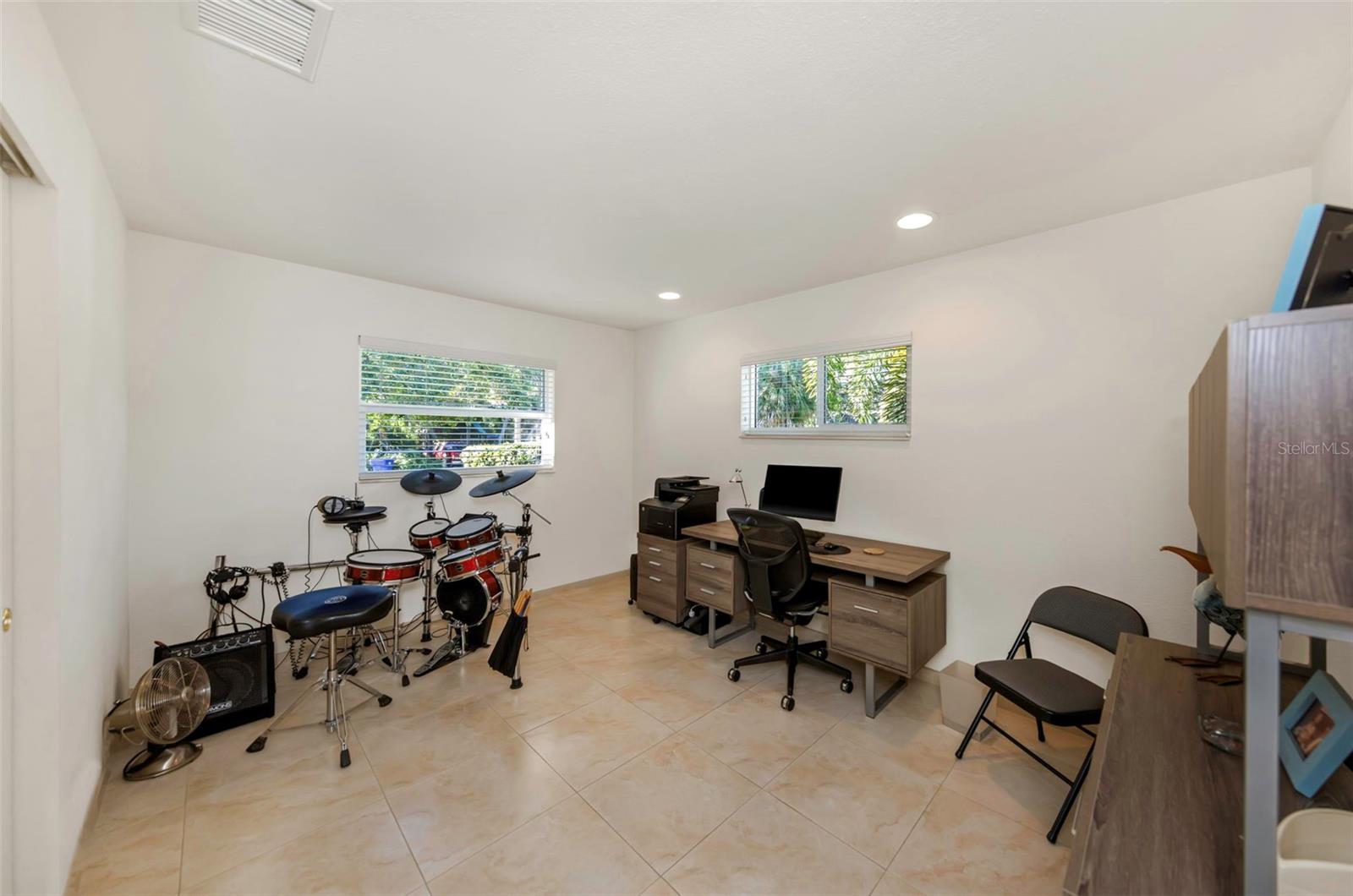 Image 15 of 75 For 6613 Flamingo Way S