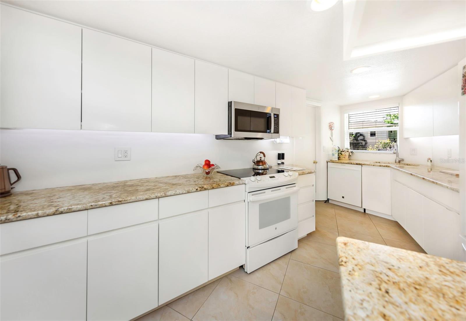 Image 16 of 75 For 6613 Flamingo Way S