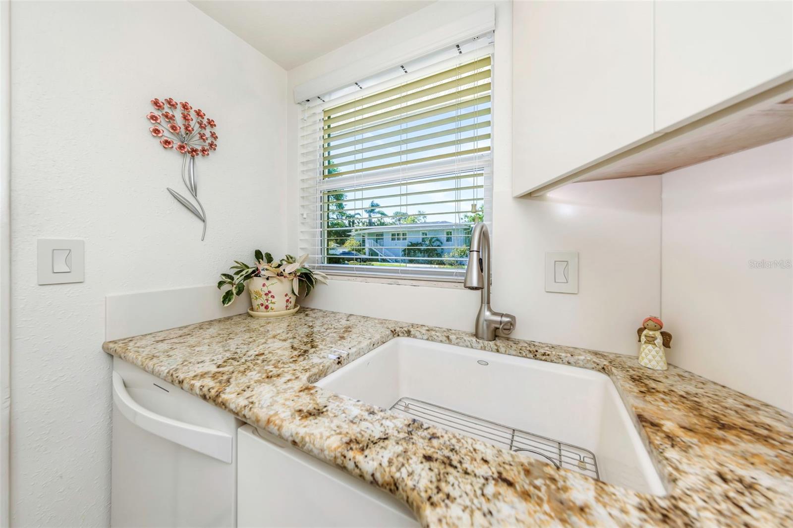 Image 33 of 75 For 6613 Flamingo Way S