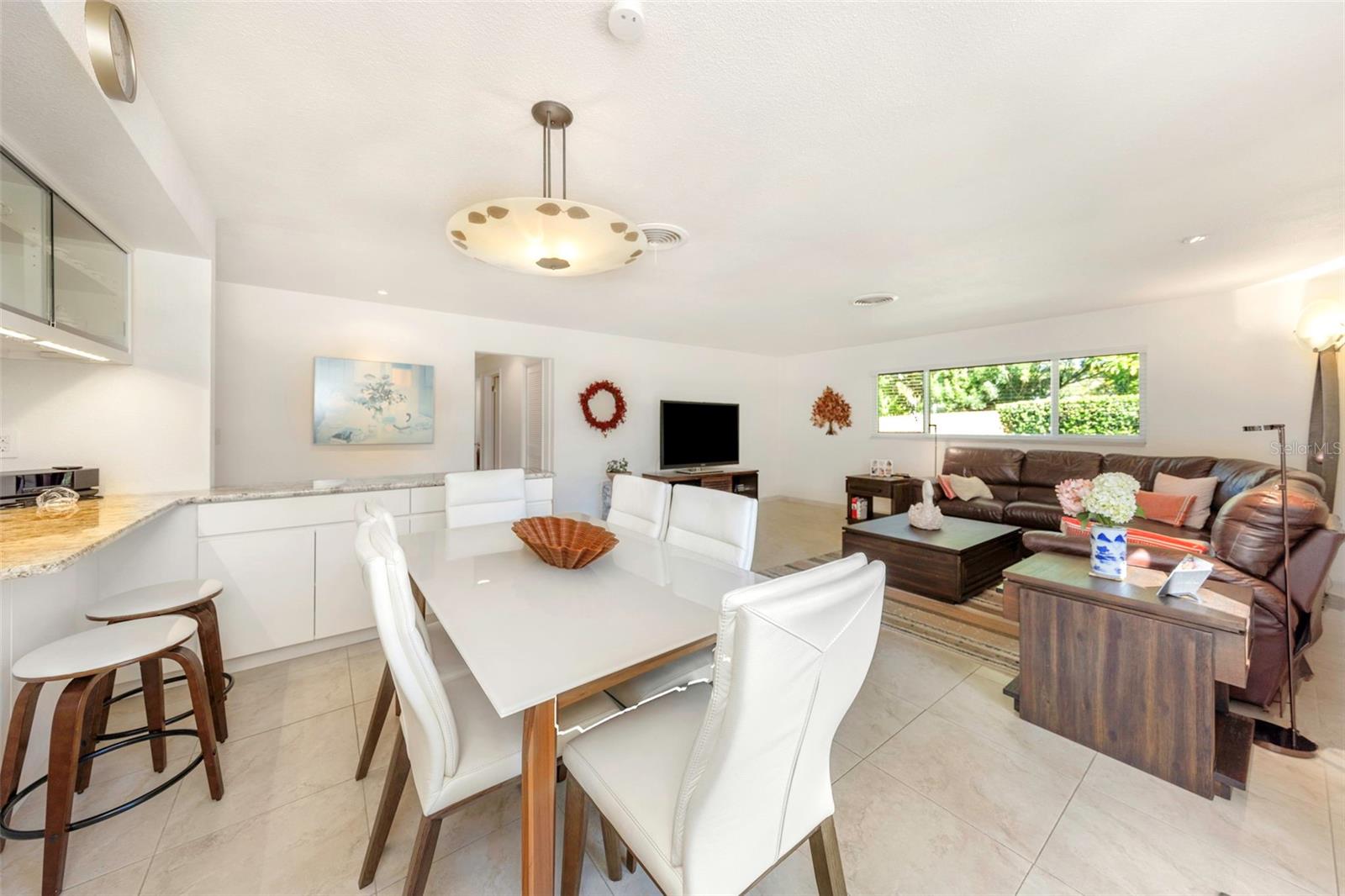 Image 6 of 75 For 6613 Flamingo Way S