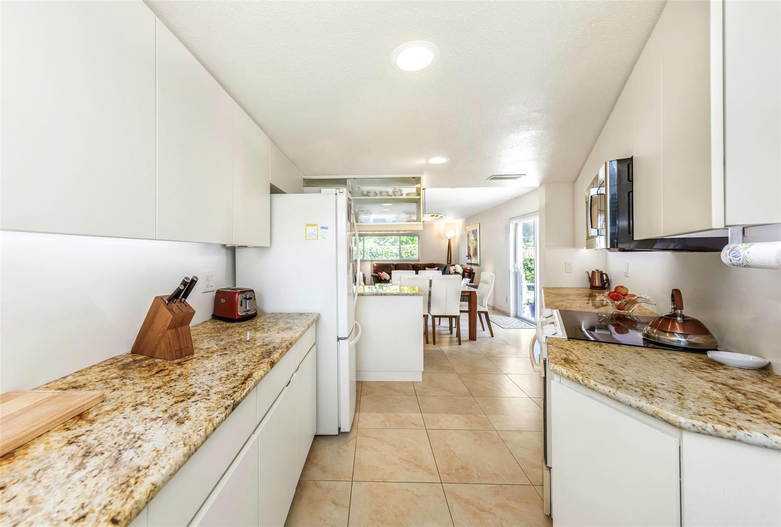 Image 7 of 75 For 6613 Flamingo Way S