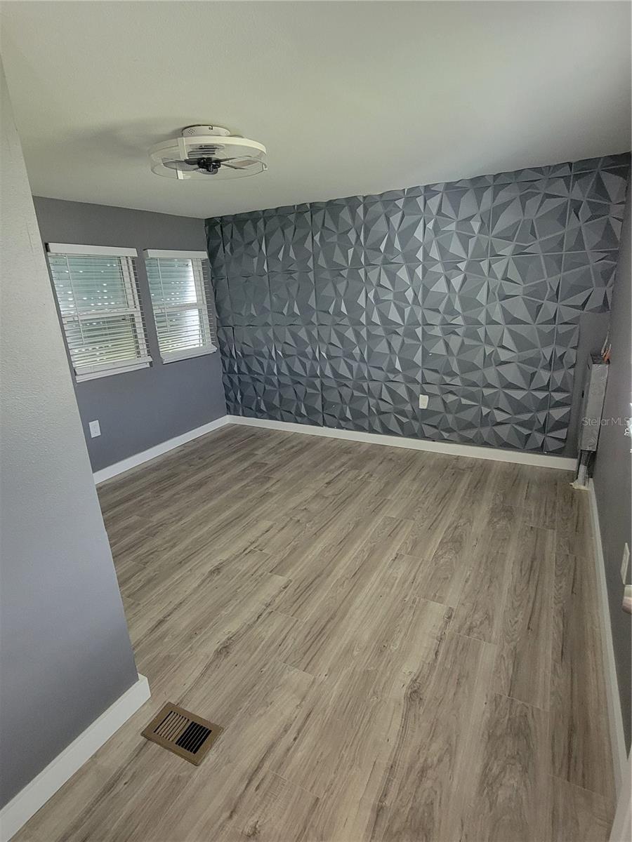 Image 14 of 21 For 10810 Tioga Drive