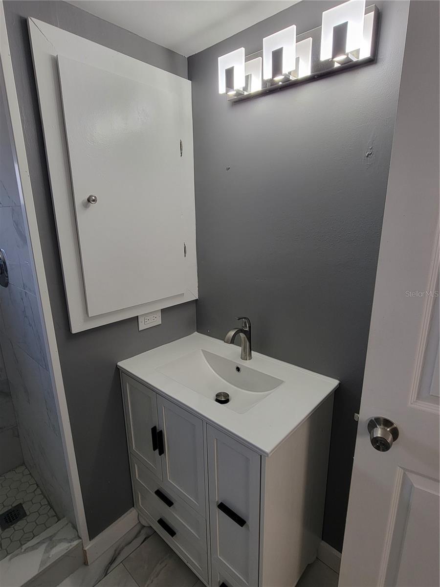 Image 18 of 21 For 10810 Tioga Drive