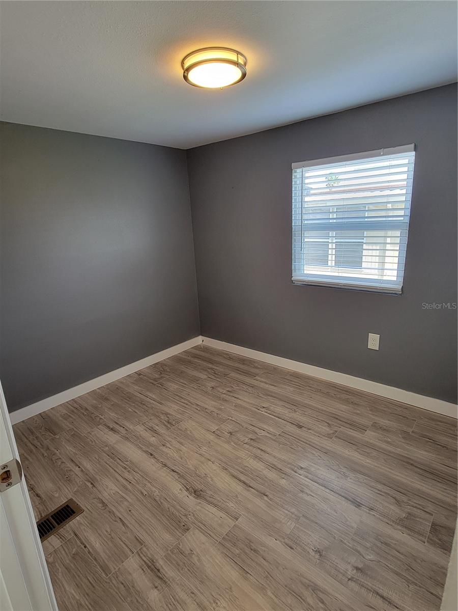 Image 19 of 21 For 10810 Tioga Drive