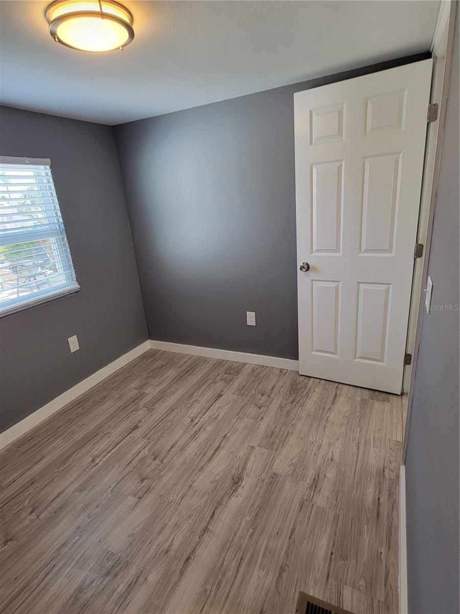 Image 20 of 21 For 10810 Tioga Drive