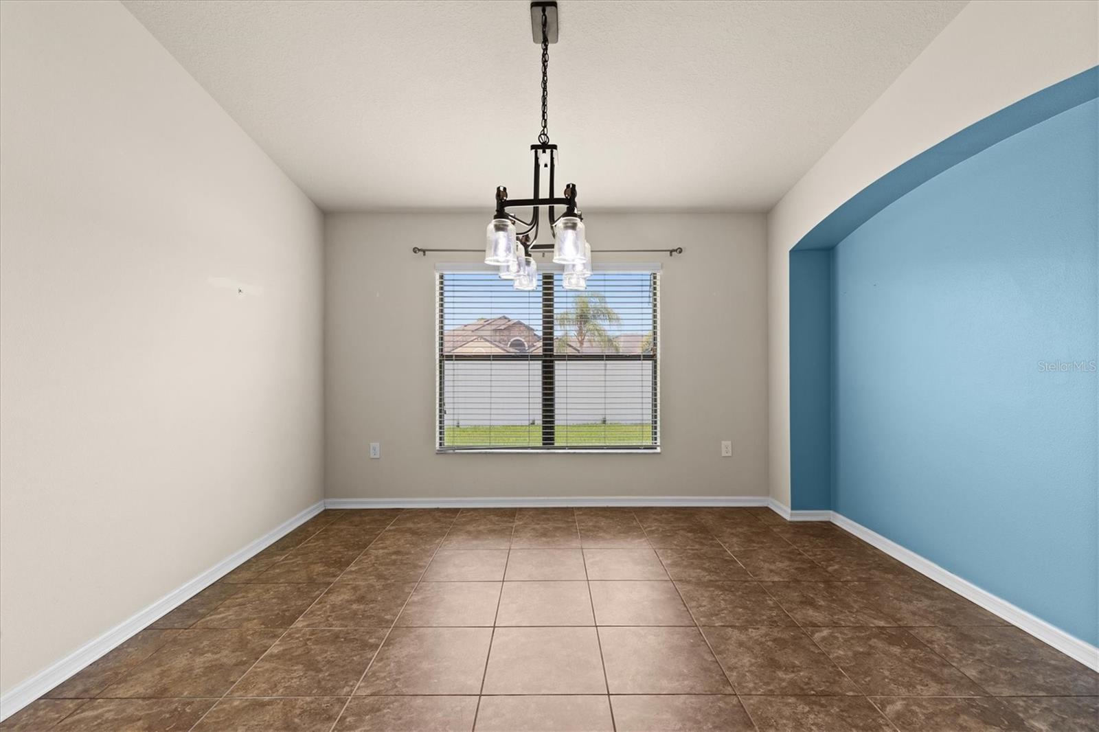 Image 11 of 53 For 6539 Boulder Run Loop