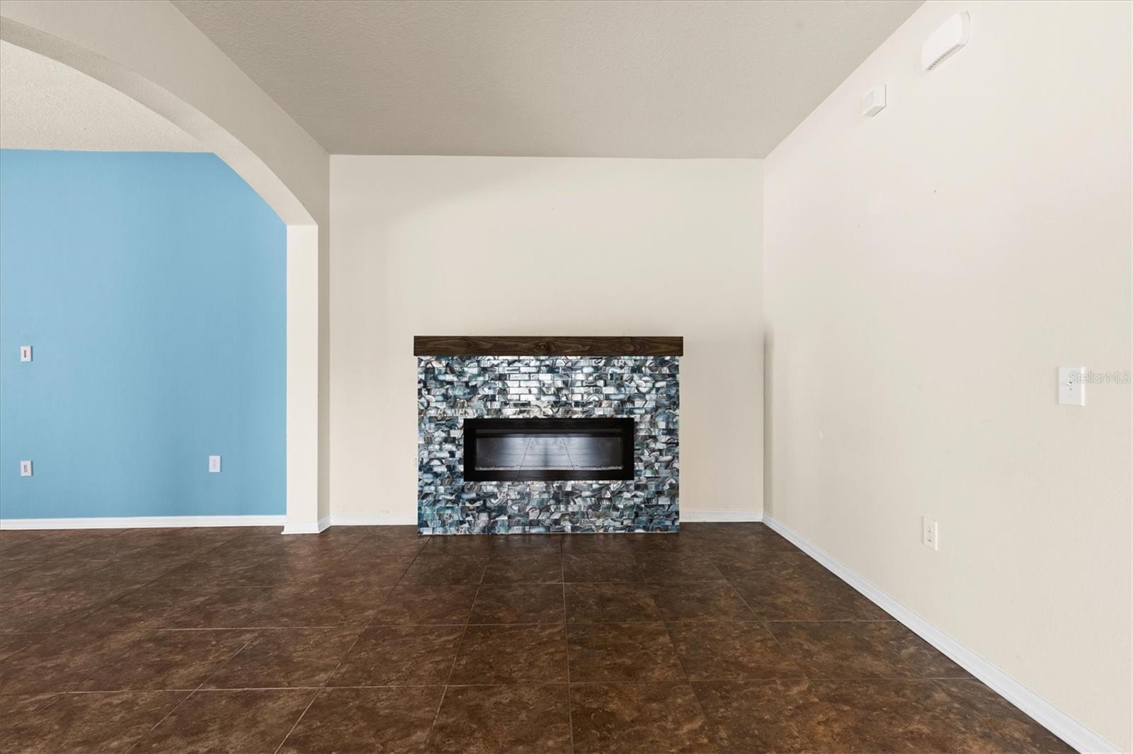 Image 12 of 53 For 6539 Boulder Run Loop