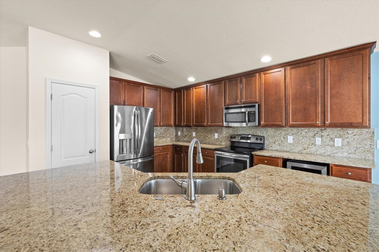 Image 14 of 53 For 6539 Boulder Run Loop