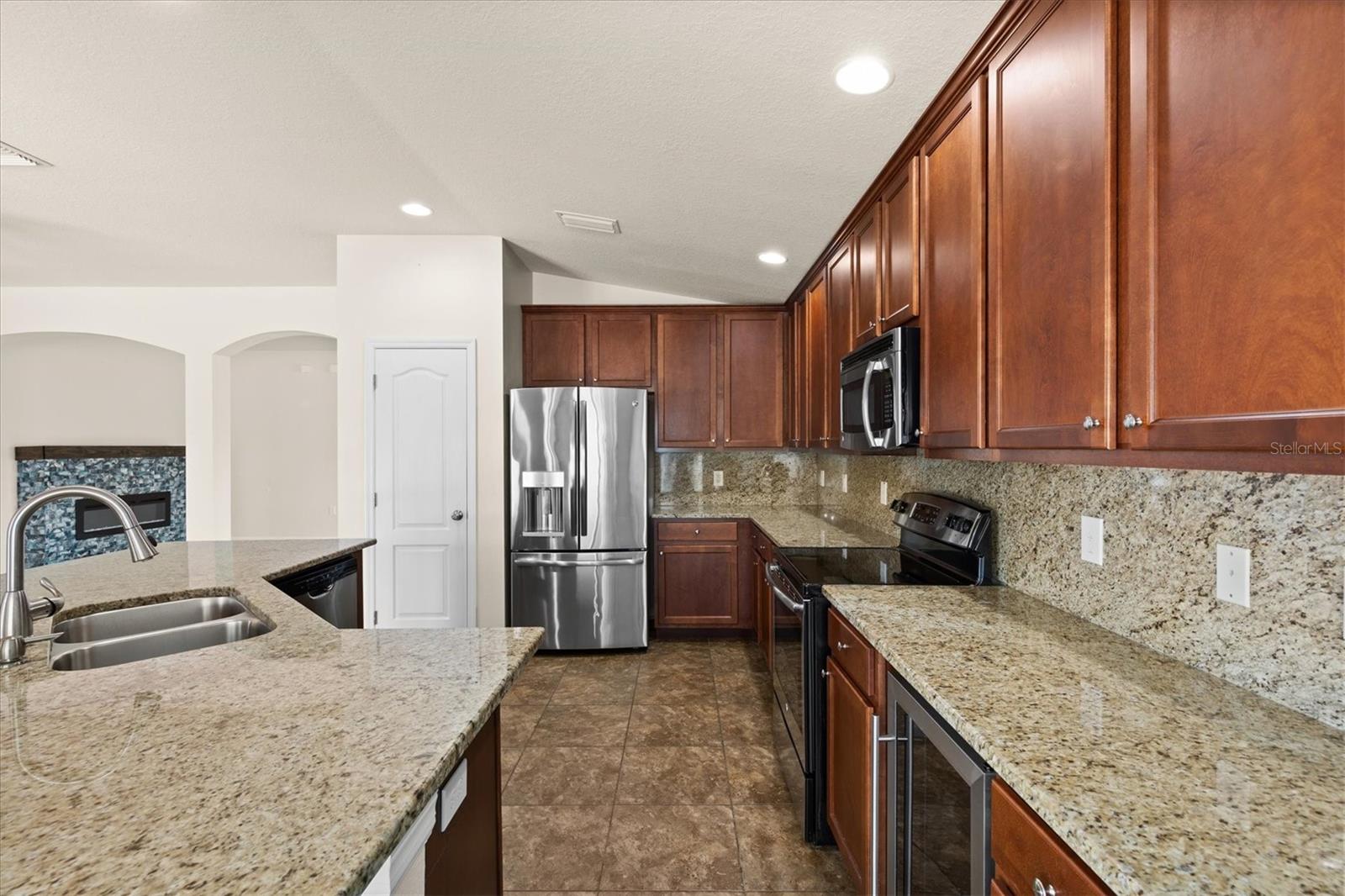 Image 15 of 53 For 6539 Boulder Run Loop