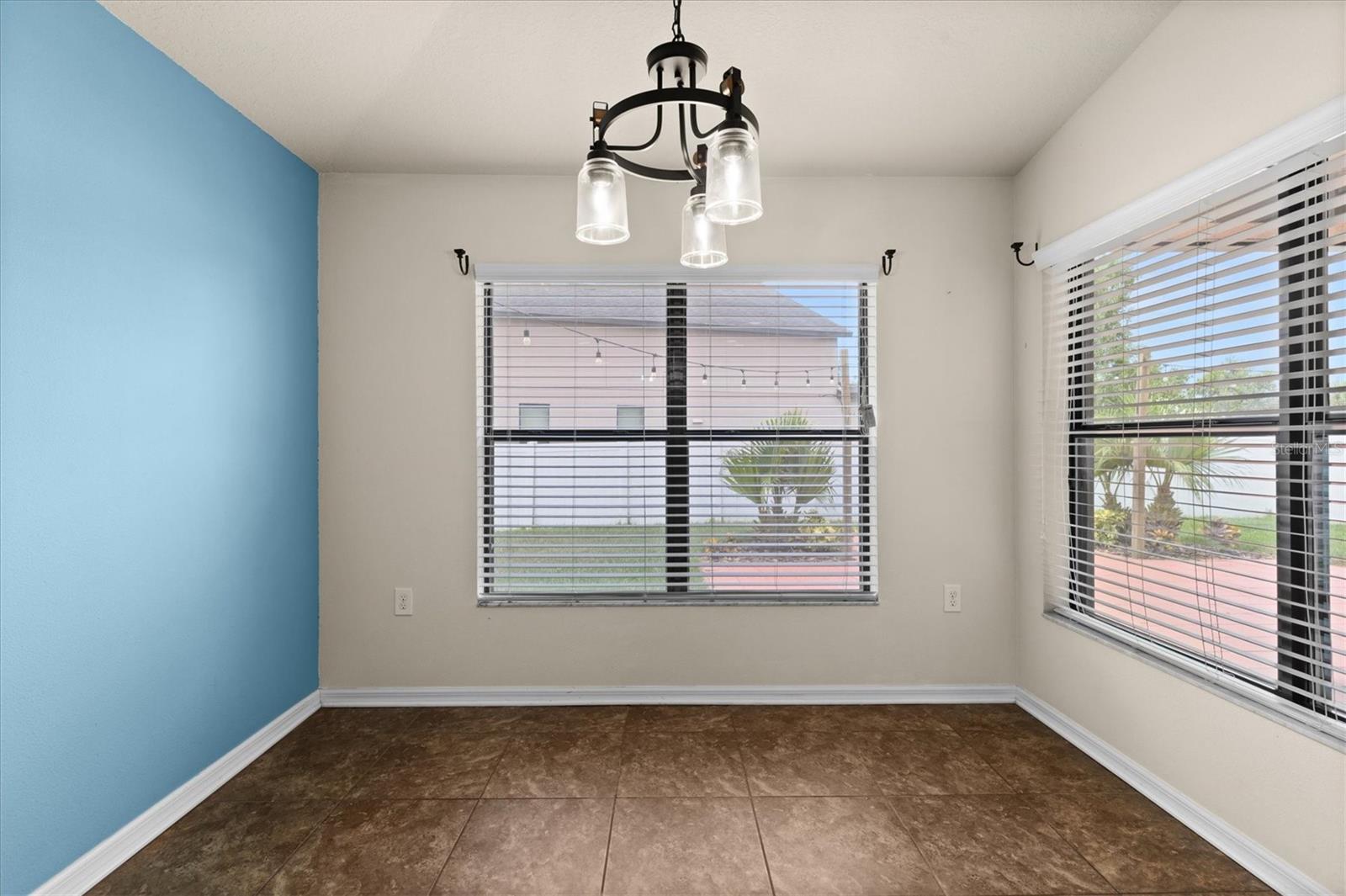 Image 19 of 53 For 6539 Boulder Run Loop