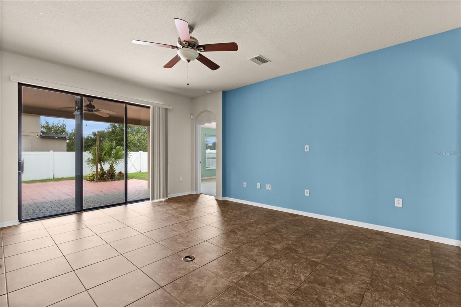 Image 20 of 53 For 6539 Boulder Run Loop