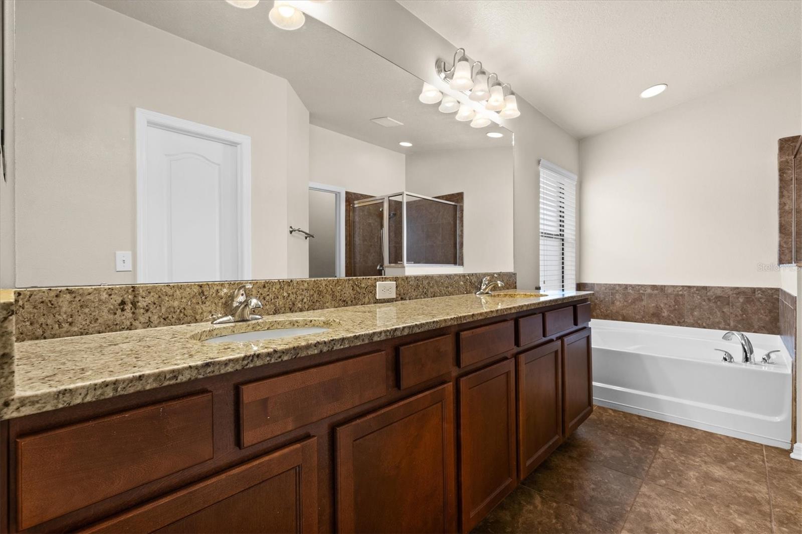 Image 25 of 53 For 6539 Boulder Run Loop