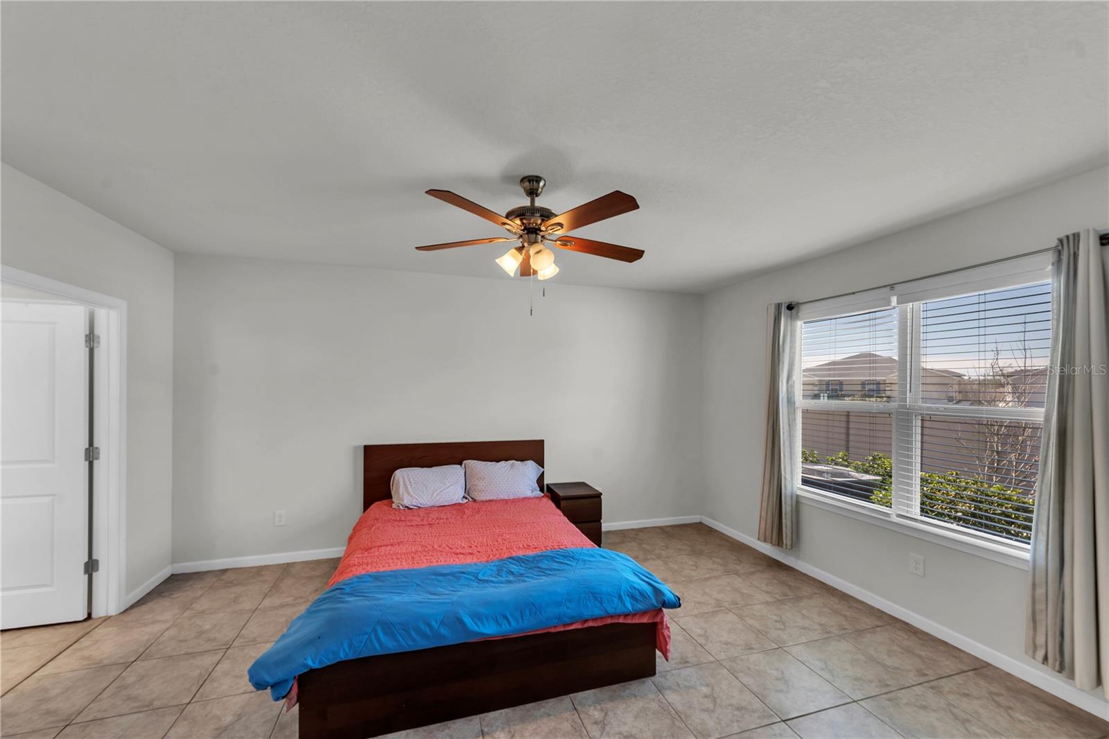 Image 14 of 26 For 18276 Turning Leaf Circle