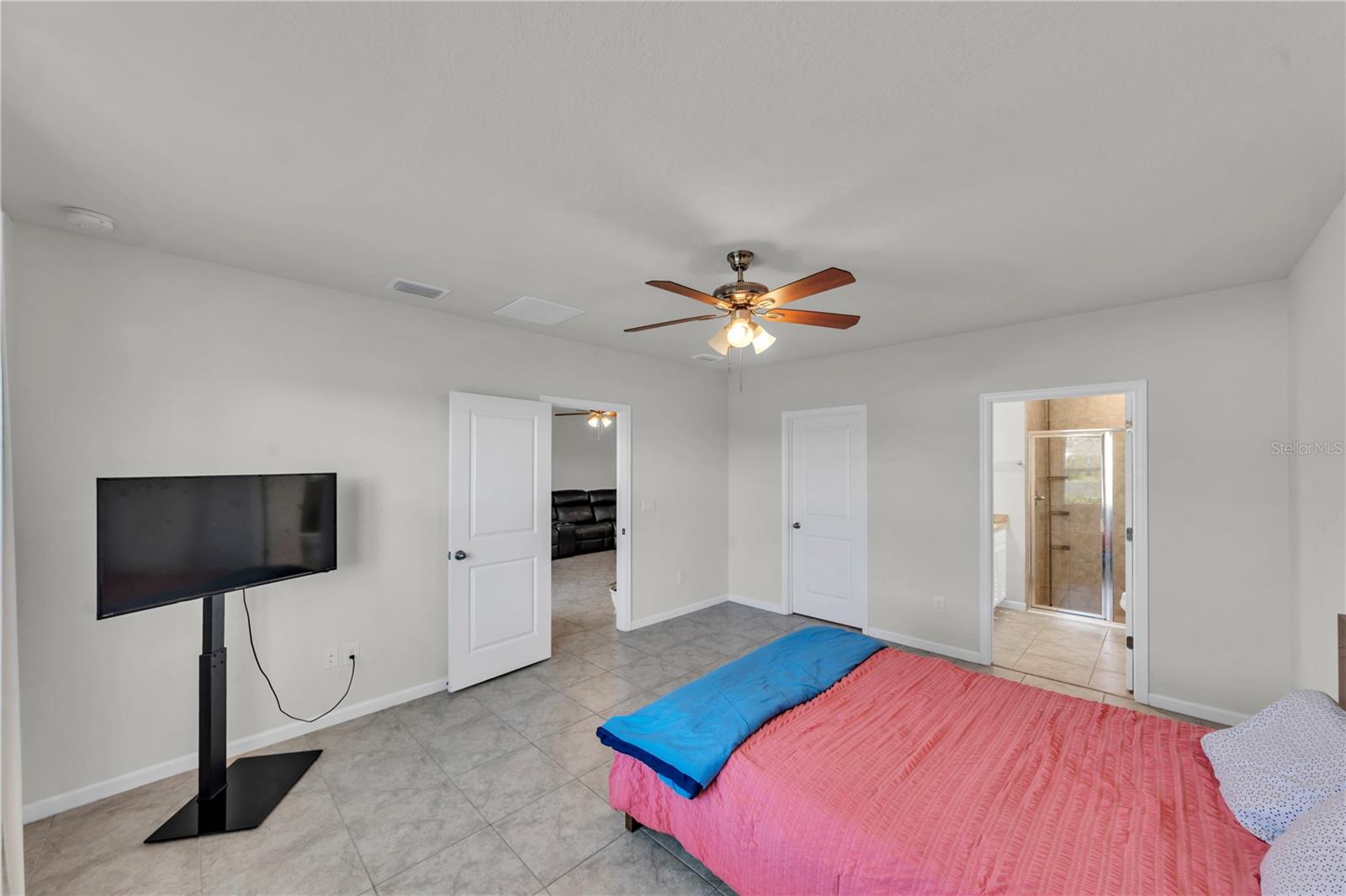 Image 15 of 26 For 18276 Turning Leaf Circle