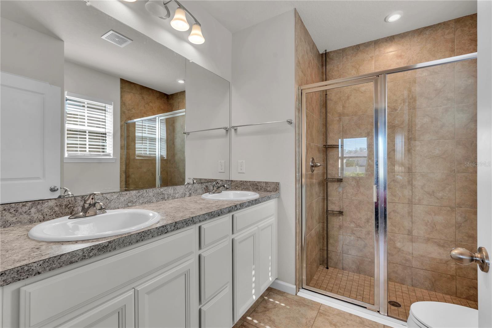 Image 17 of 26 For 18276 Turning Leaf Circle