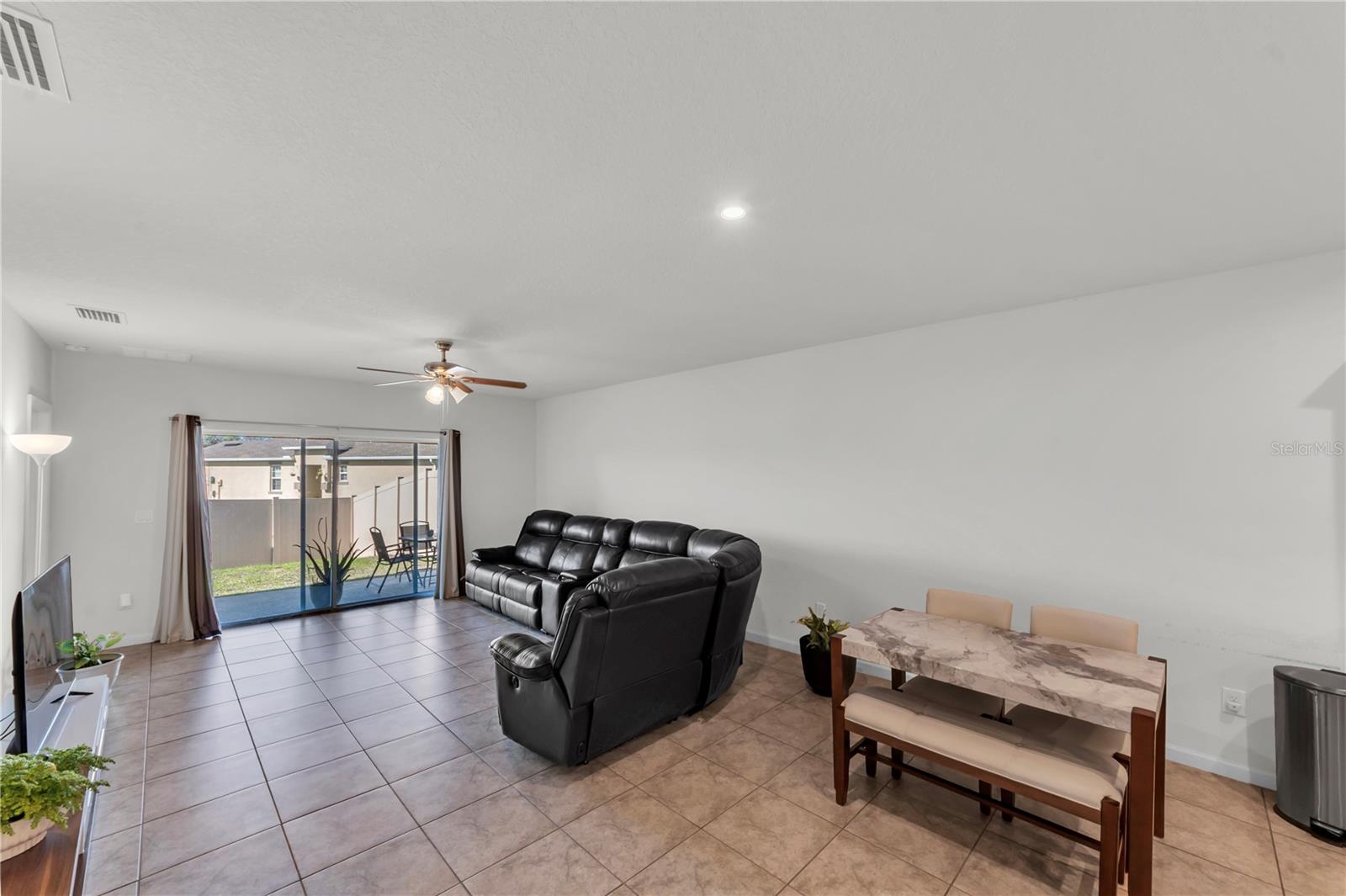 Image 19 of 26 For 18276 Turning Leaf Circle