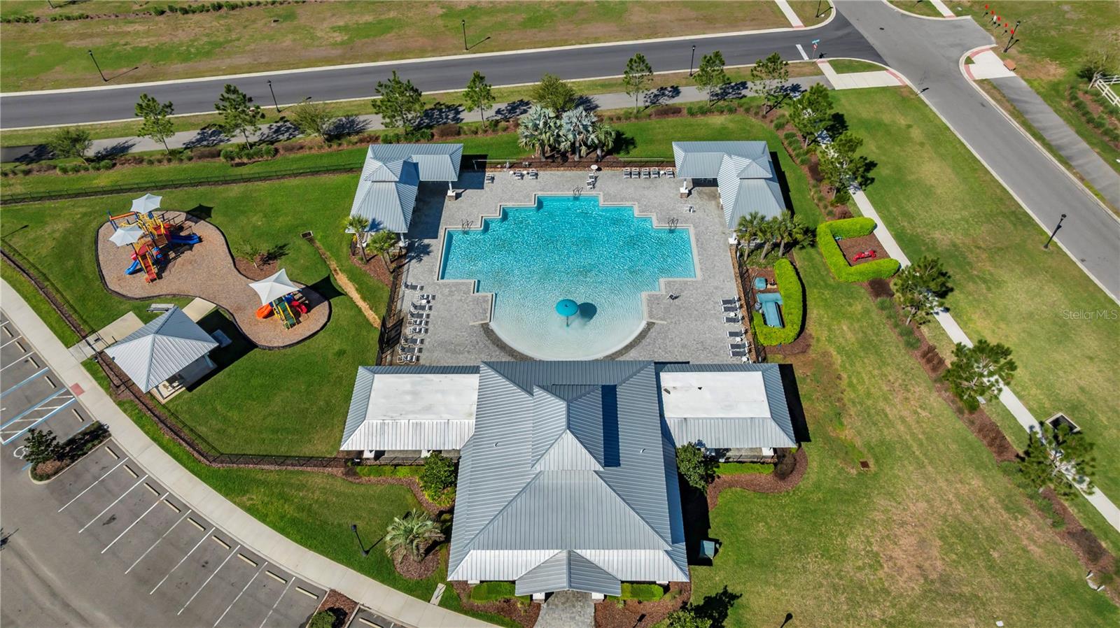 Image 25 of 26 For 18276 Turning Leaf Circle