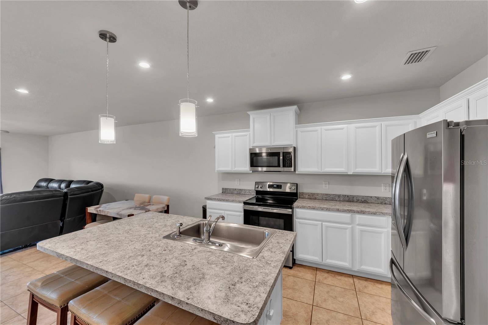 Image 8 of 26 For 18276 Turning Leaf Circle