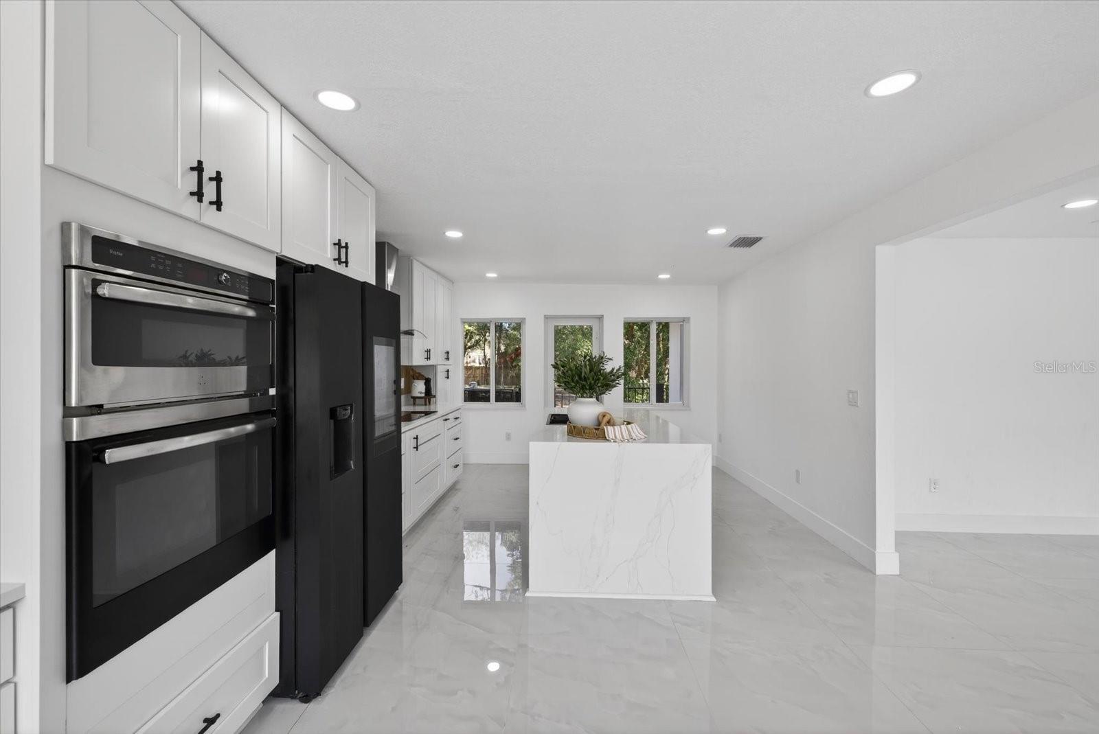 Image 10 of 50 For 17607 Rockledge Avenue