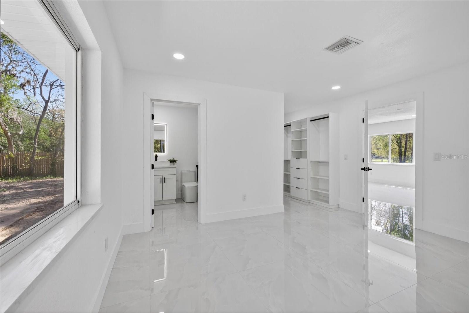 Image 12 of 50 For 17607 Rockledge Avenue