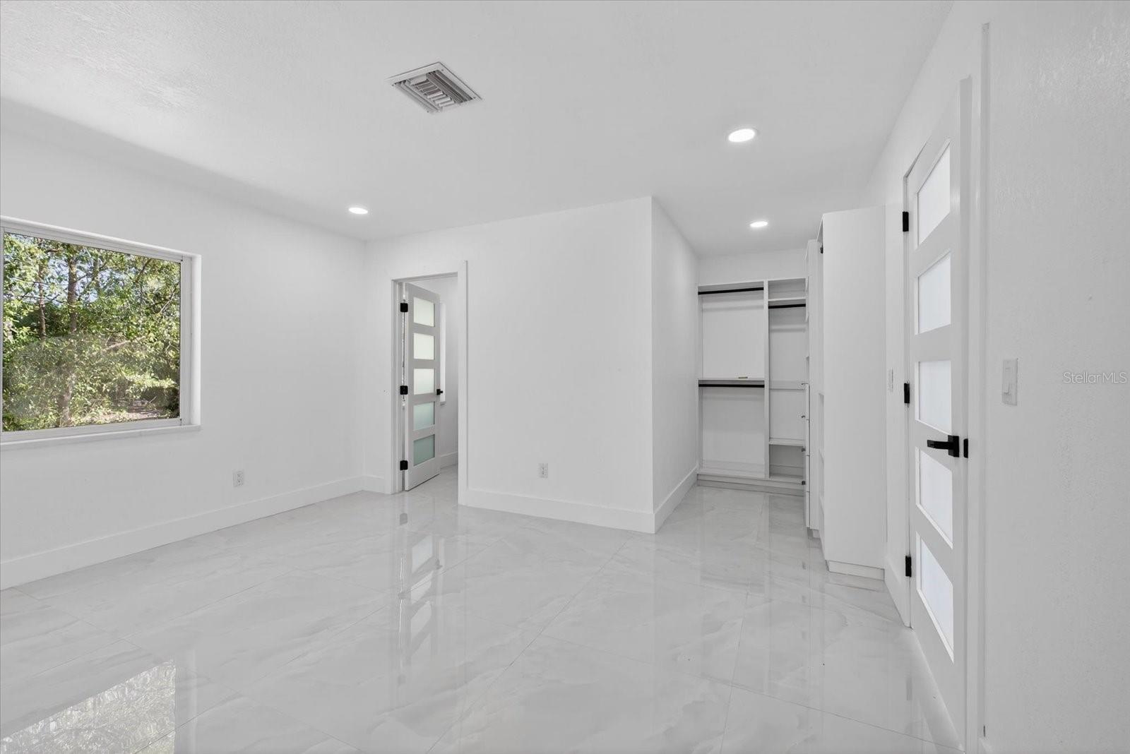 Image 14 of 50 For 17607 Rockledge Avenue