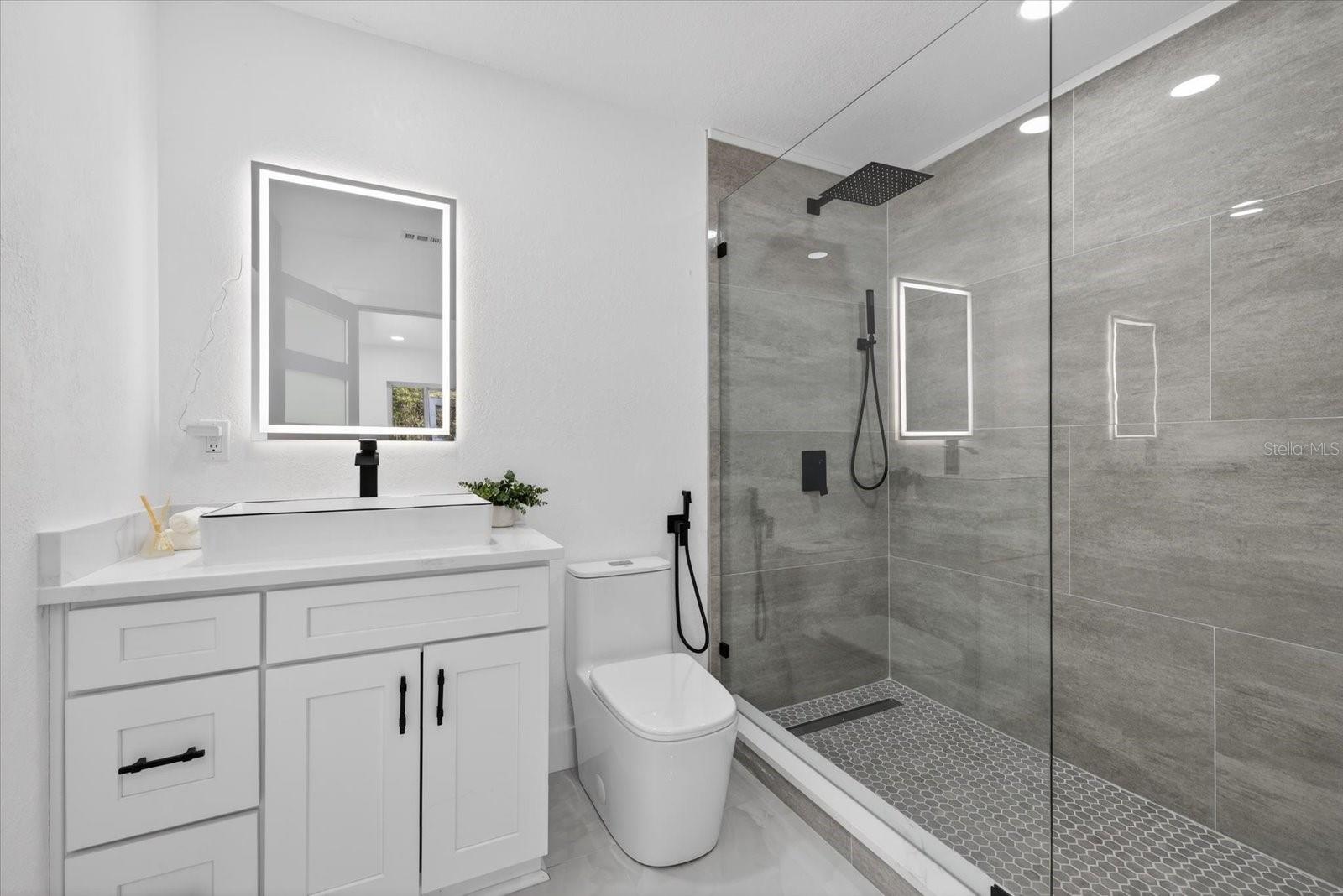 Image 15 of 50 For 17607 Rockledge Avenue