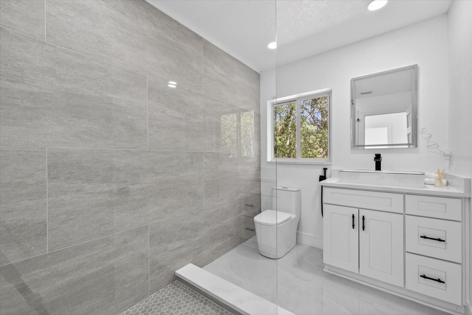 Image 16 of 50 For 17607 Rockledge Avenue