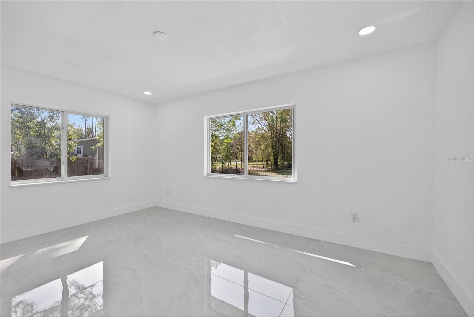 Image 18 of 50 For 17607 Rockledge Avenue