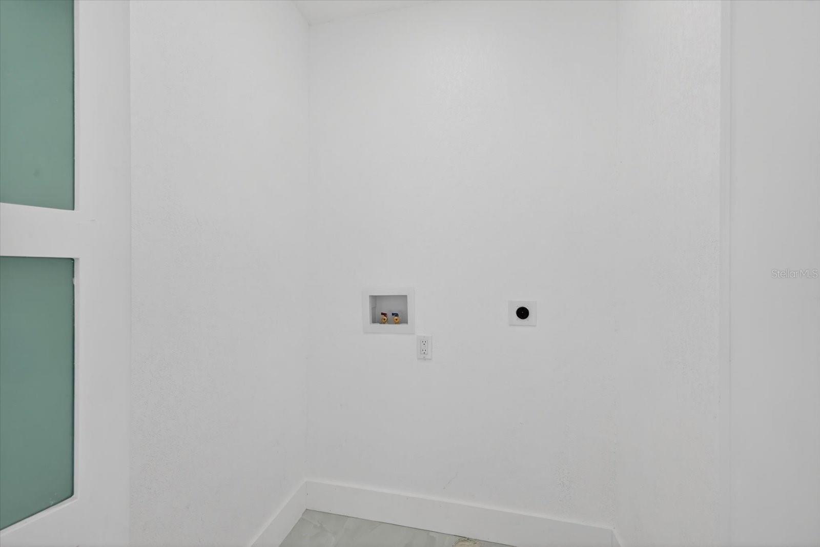 Image 19 of 50 For 17607 Rockledge Avenue