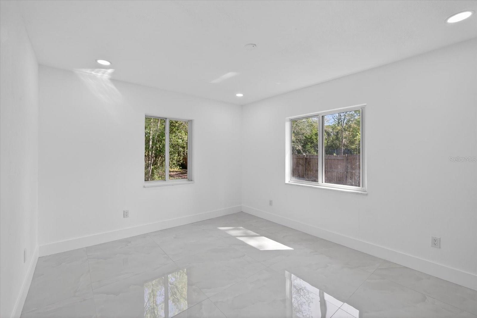 Image 20 of 50 For 17607 Rockledge Avenue