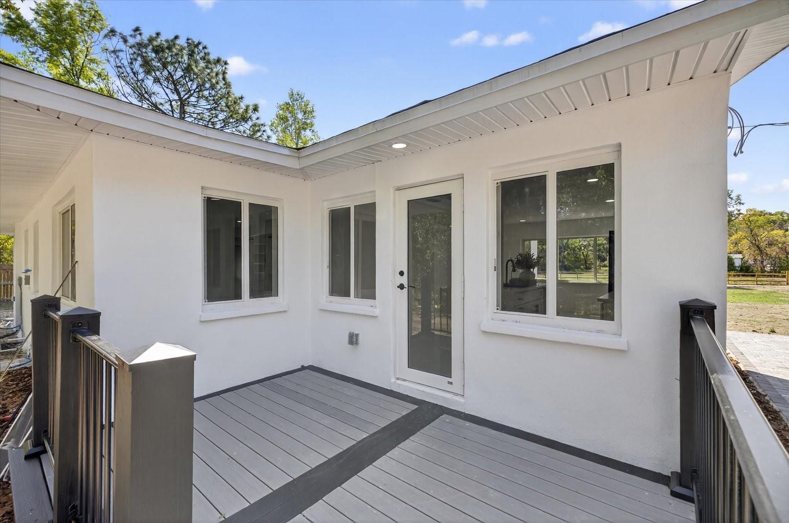 Image 23 of 50 For 17607 Rockledge Avenue