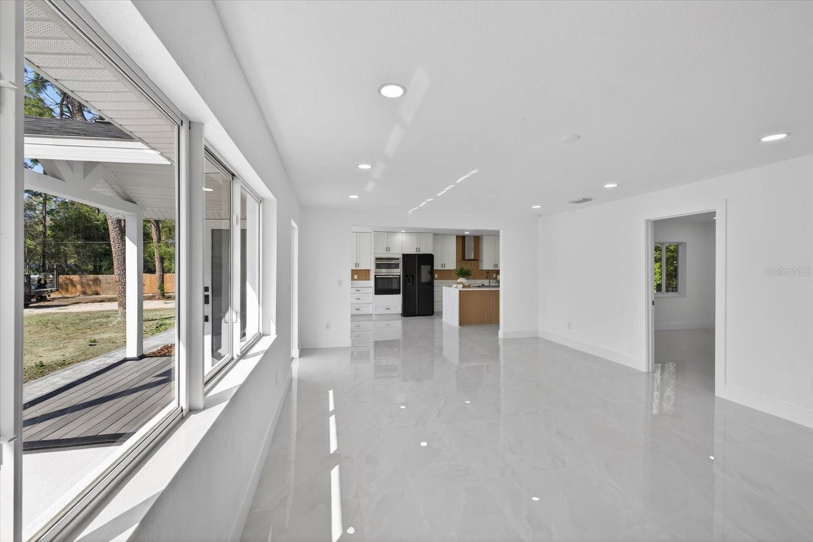 Image 6 of 50 For 17607 Rockledge Avenue