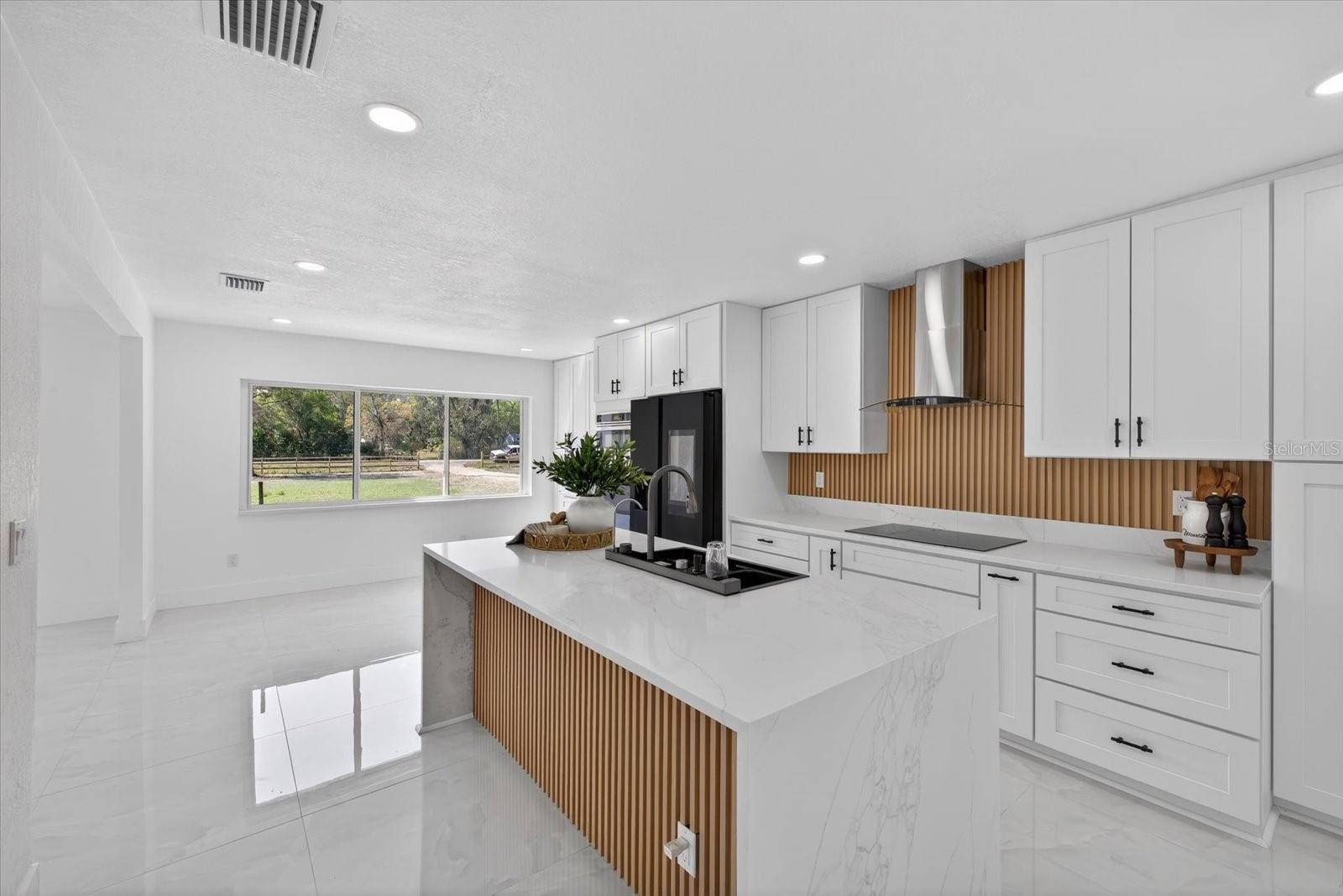 Image 8 of 50 For 17607 Rockledge Avenue