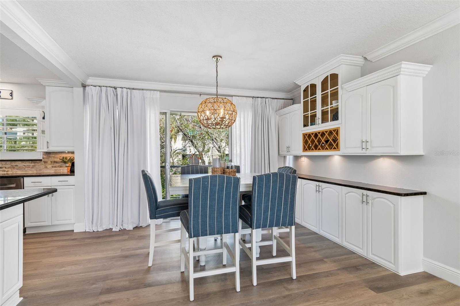 Image 17 of 85 For 311 Island Way 203