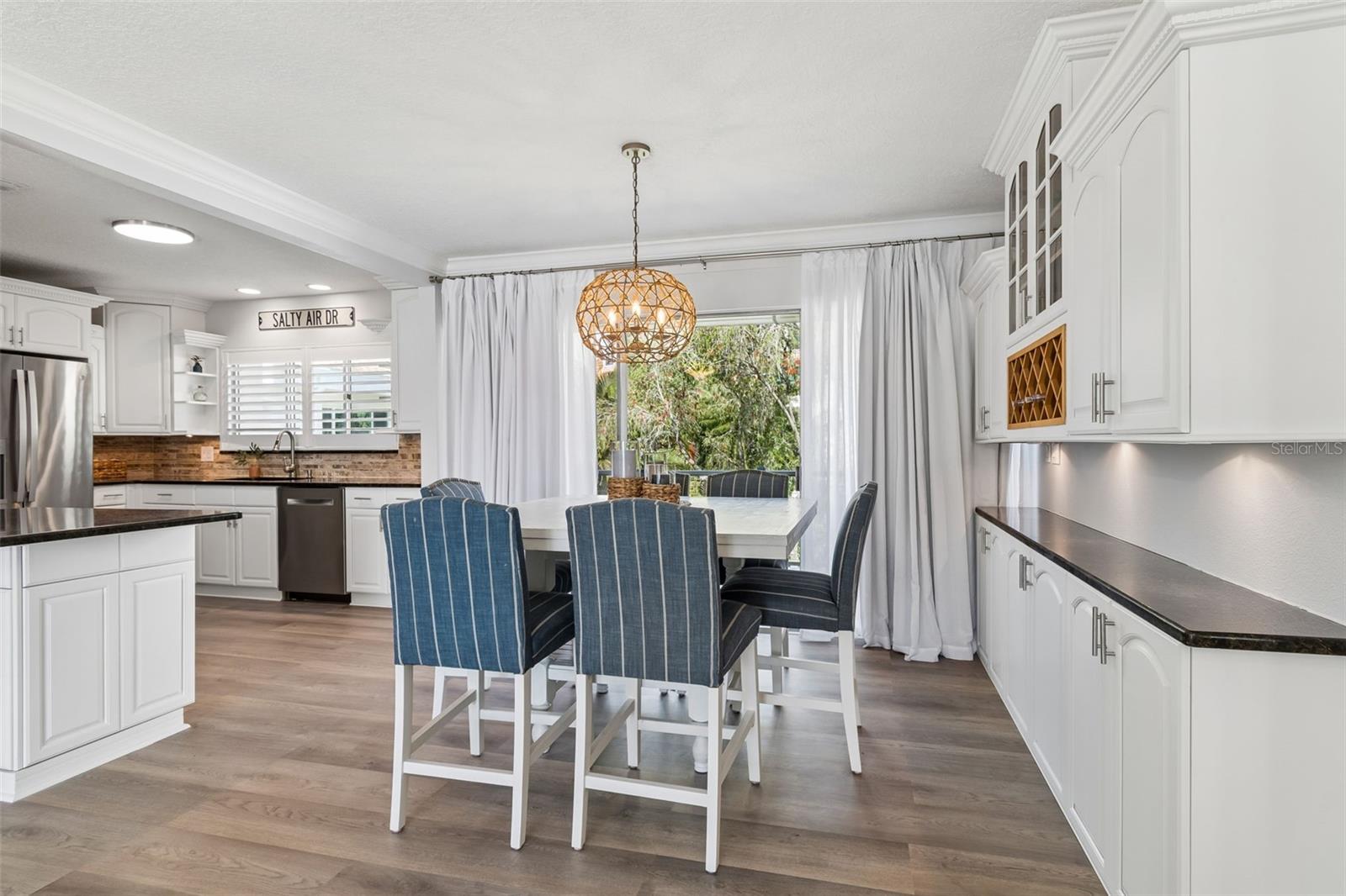 Image 18 of 85 For 311 Island Way 203