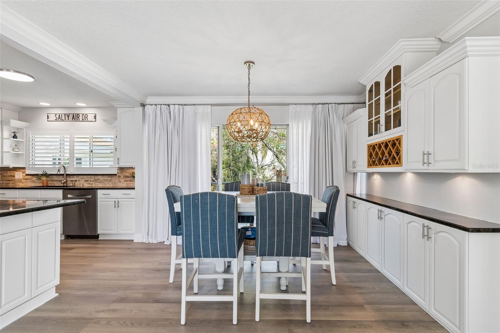 Image 19 of 85 For 311 Island Way 203