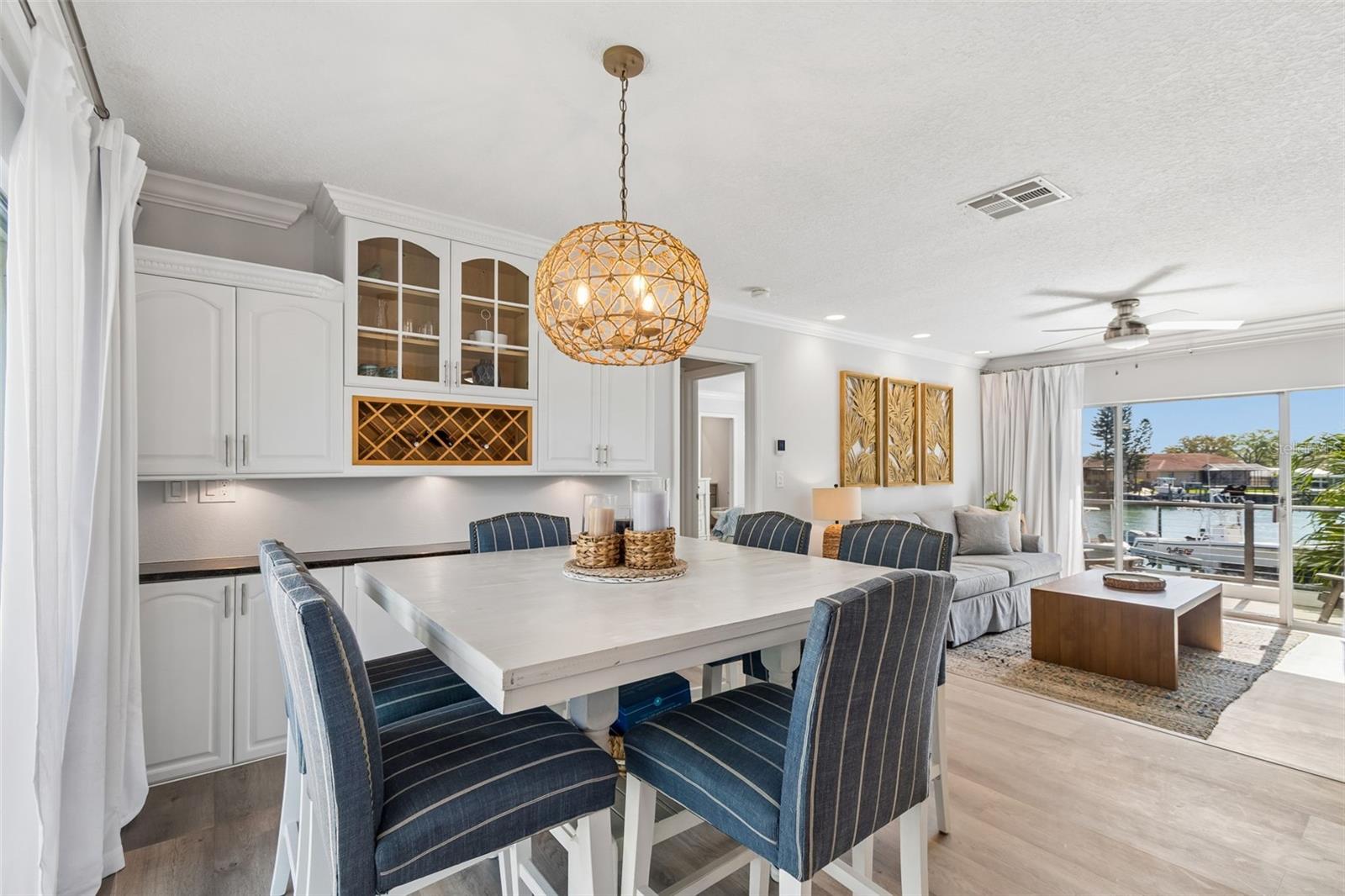 Image 20 of 85 For 311 Island Way 203