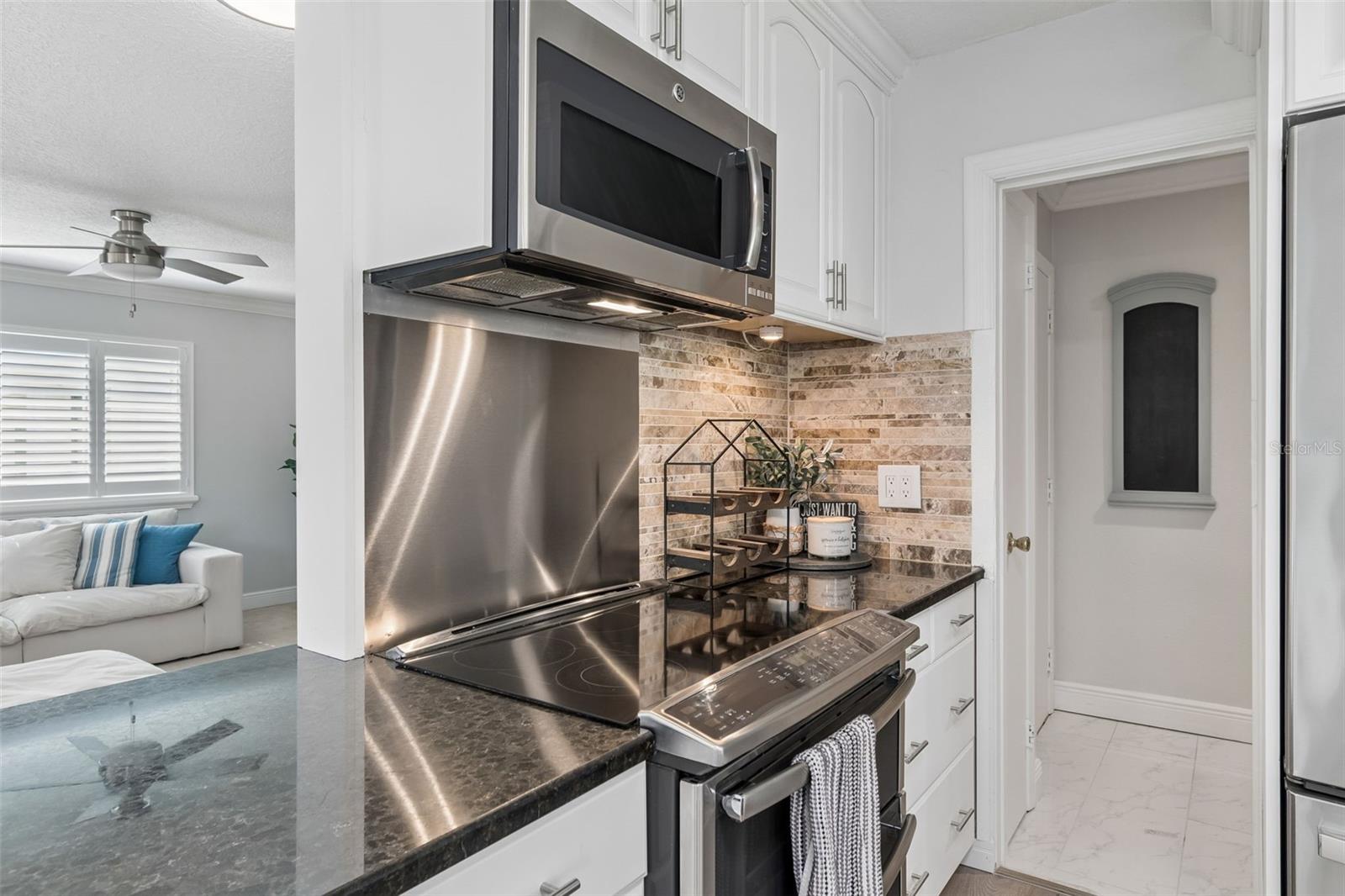 Image 24 of 85 For 311 Island Way 203