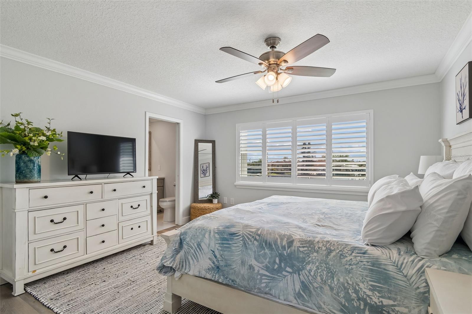 Image 30 of 85 For 311 Island Way 203