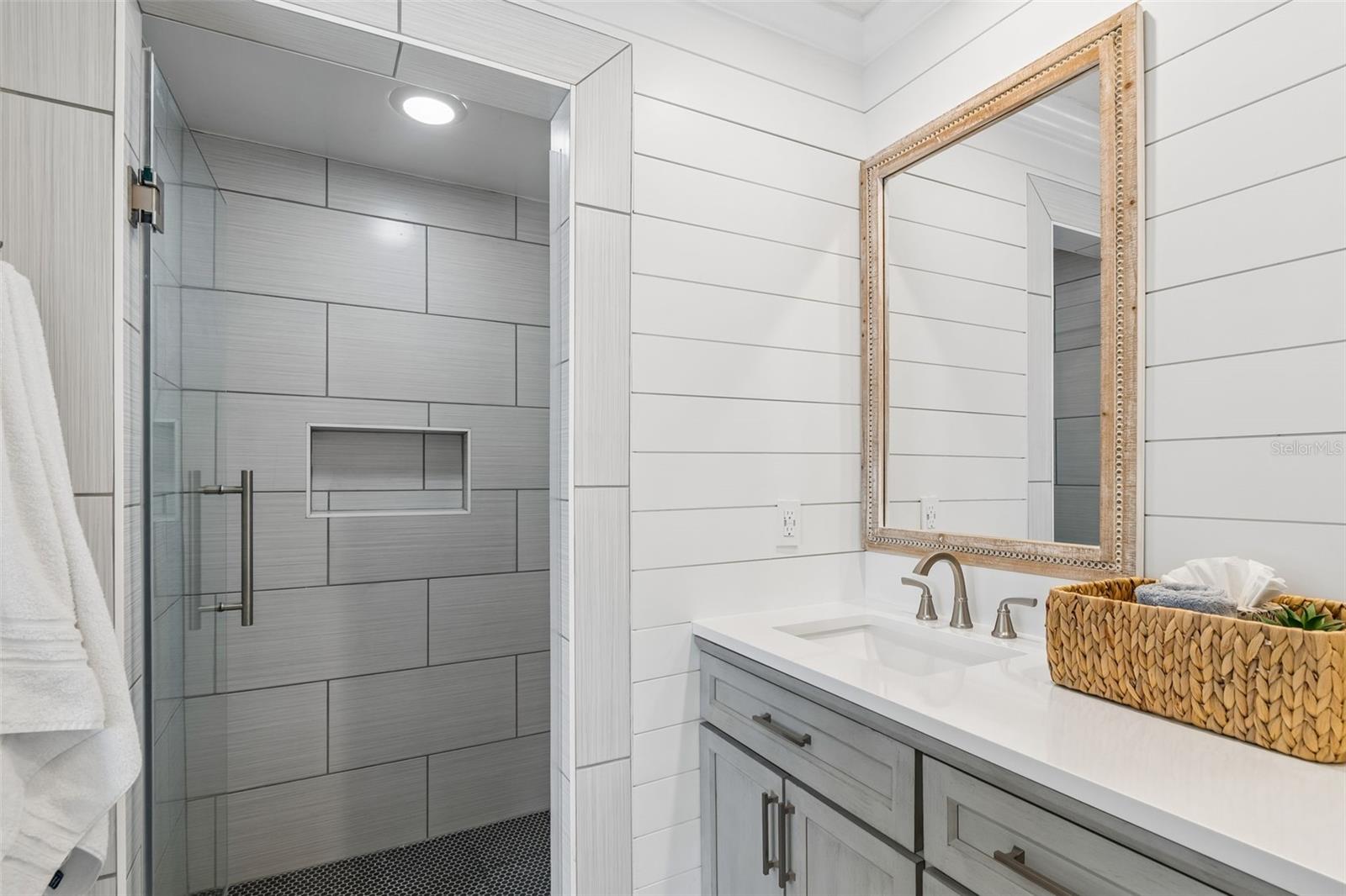 Image 35 of 85 For 311 Island Way 203