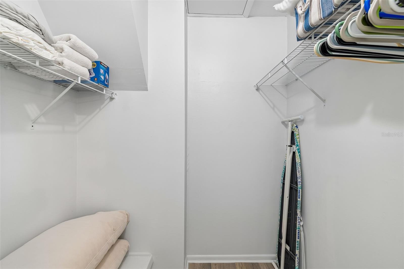 Image 37 of 85 For 311 Island Way 203