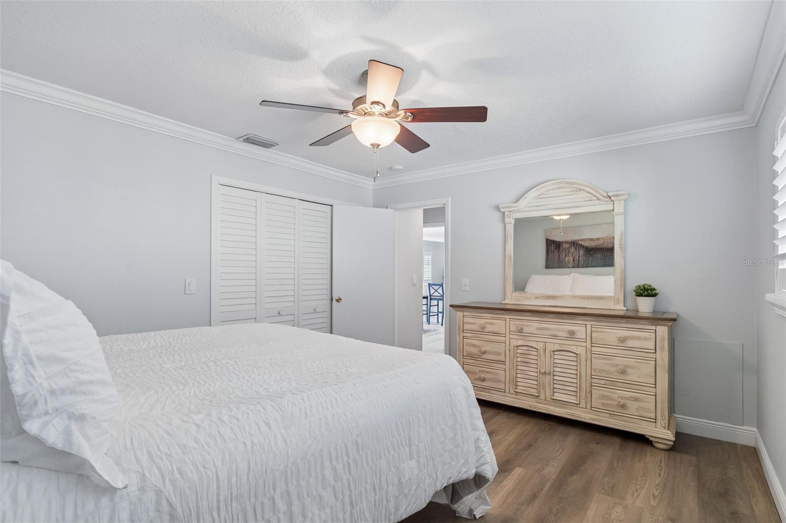 Image 39 of 85 For 311 Island Way 203