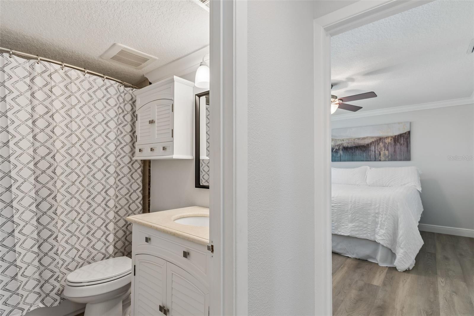 Image 40 of 85 For 311 Island Way 203