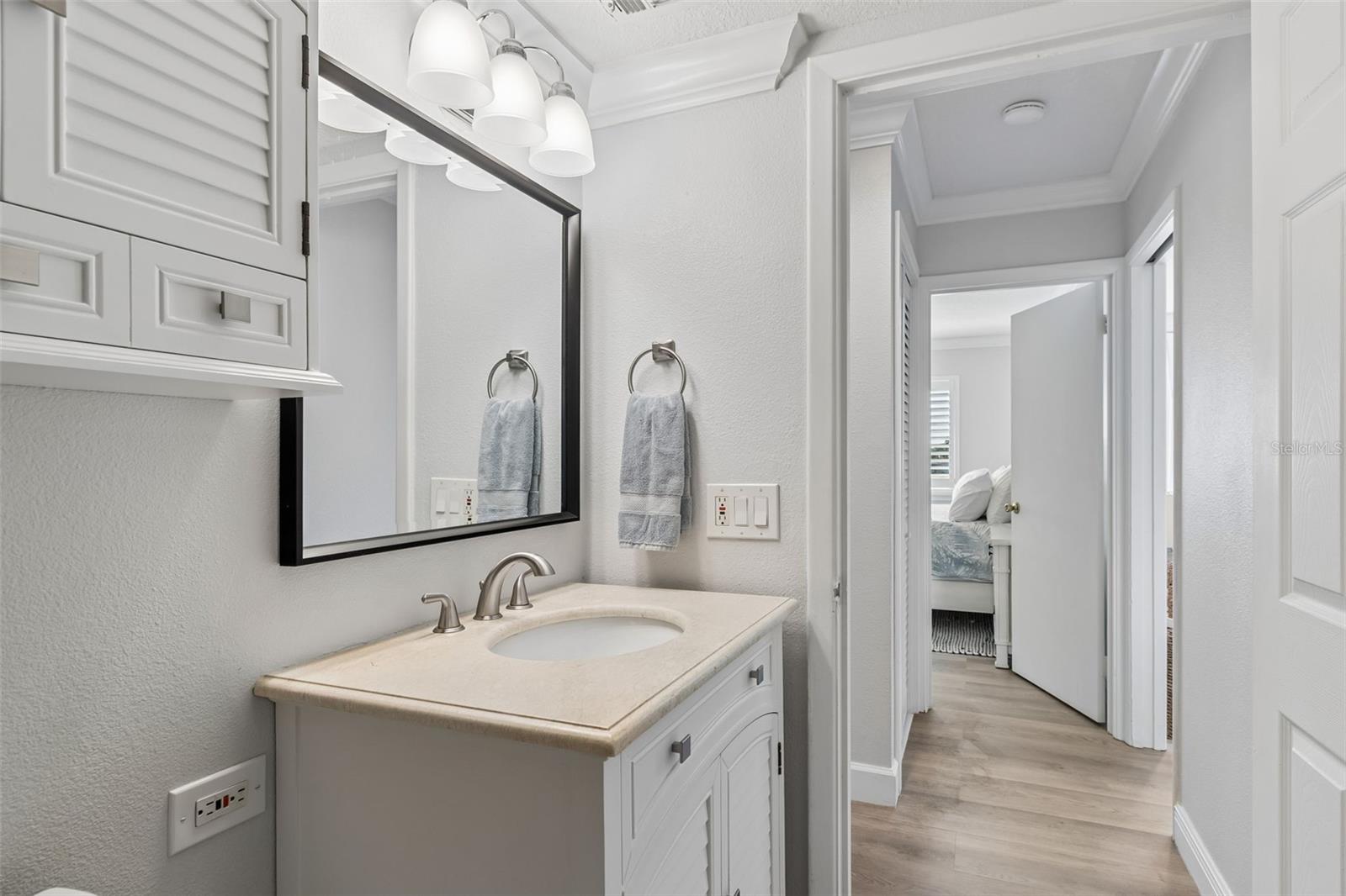 Image 41 of 85 For 311 Island Way 203