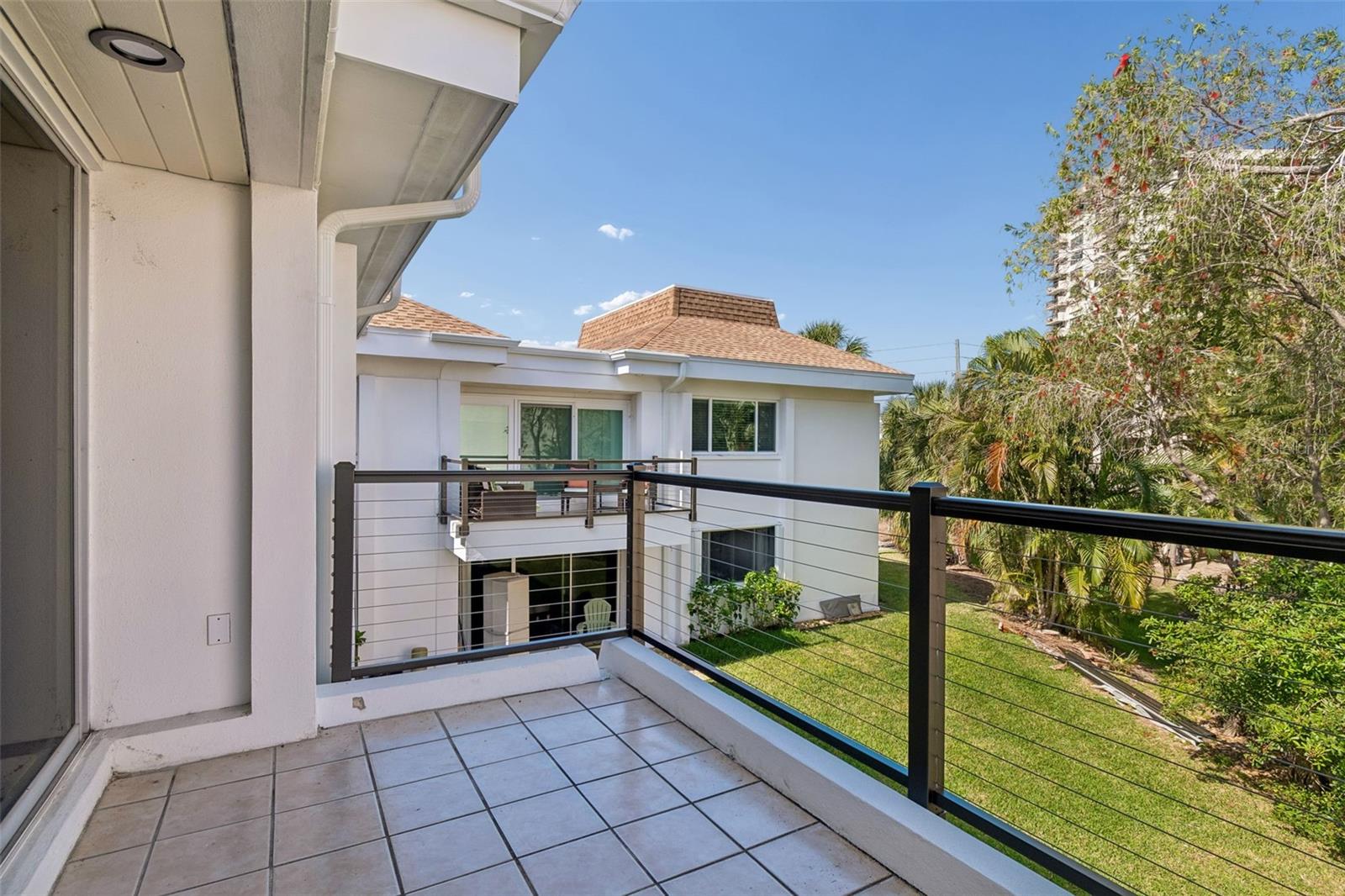 Image 44 of 85 For 311 Island Way 203