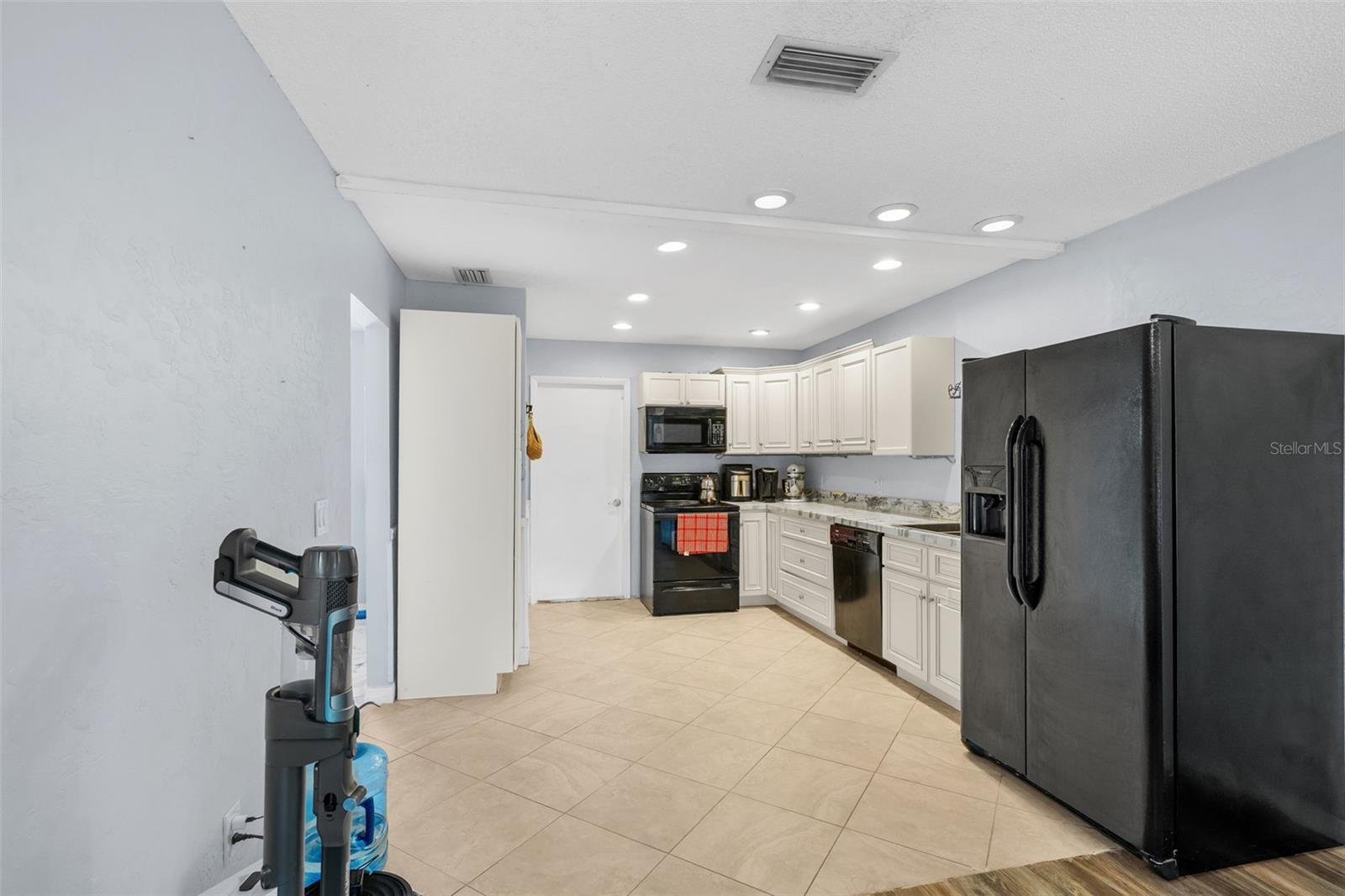 Image 10 of 38 For 128 Euclid Avenue