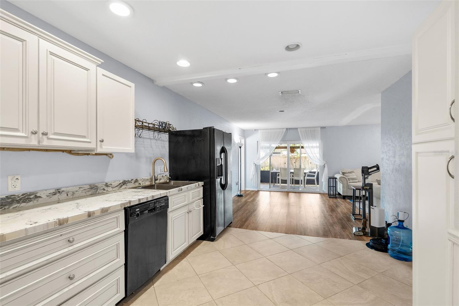 Image 13 of 38 For 128 Euclid Avenue