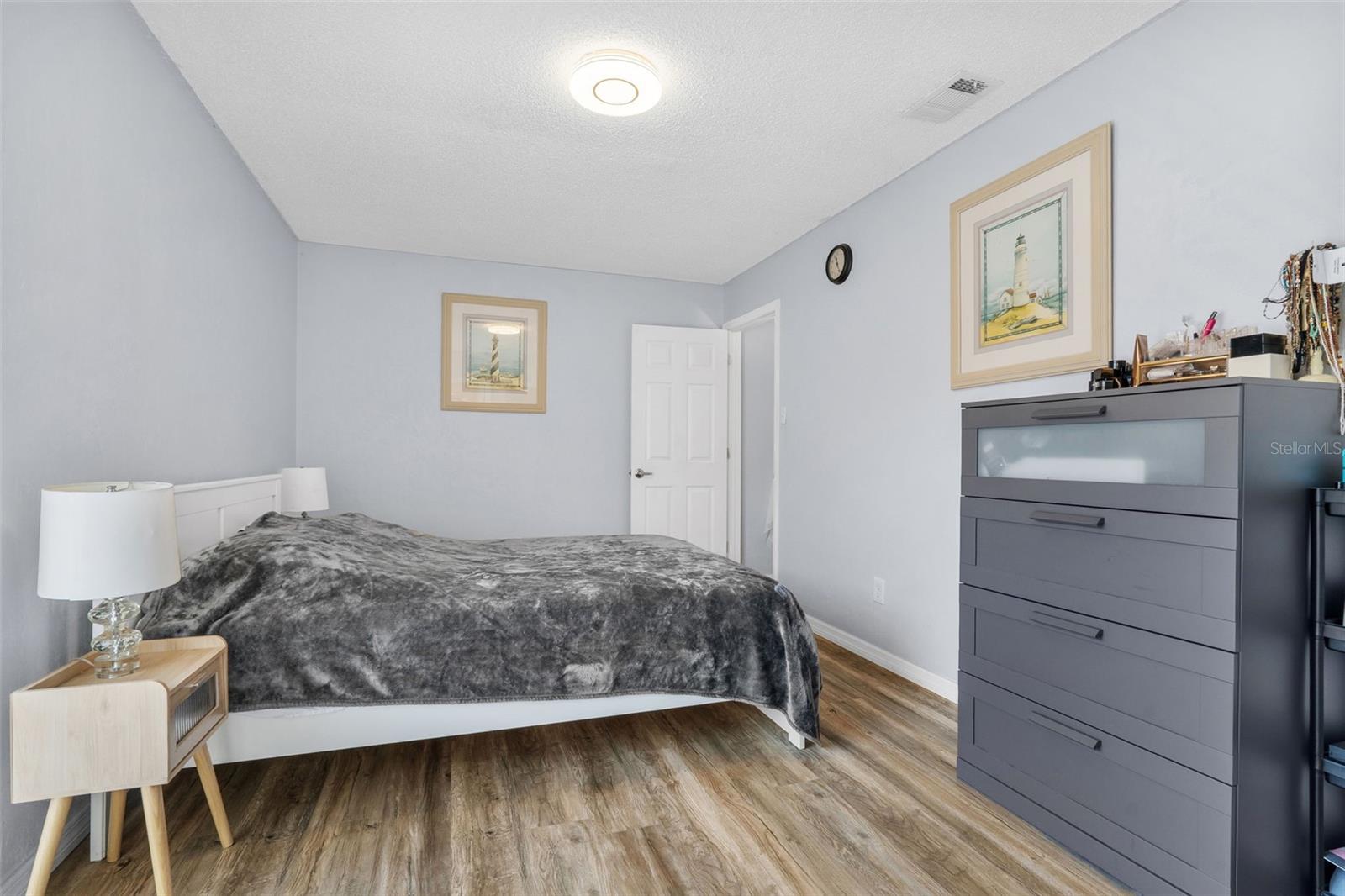 Image 23 of 38 For 128 Euclid Avenue