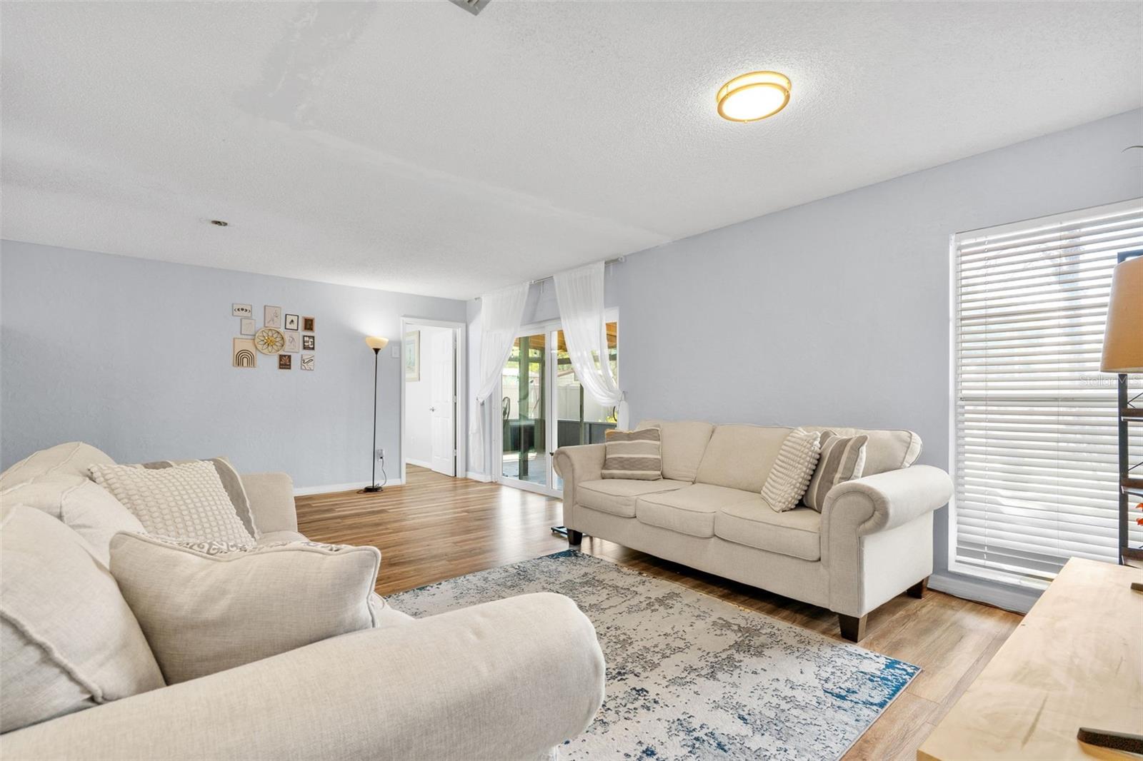 Image 7 of 38 For 128 Euclid Avenue